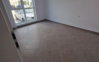 Disponibil imediat. Decomandat. Pozitie excelenta - Poză 5