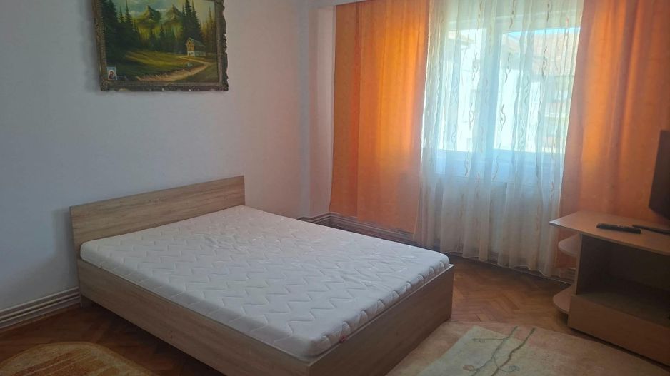 Închiriez apartament - Poză 4
