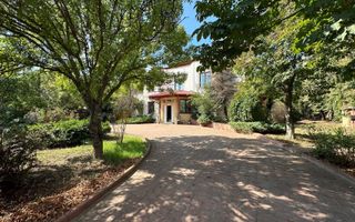 Pipera,  vilă P+1E+M, suprafata teren 2500 mp - Poză 1