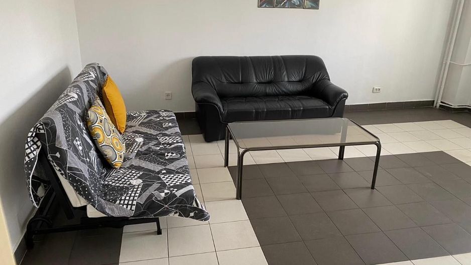 Apartament 2 camere decomandat, 60 mp, bloc 1990 - Poză 2