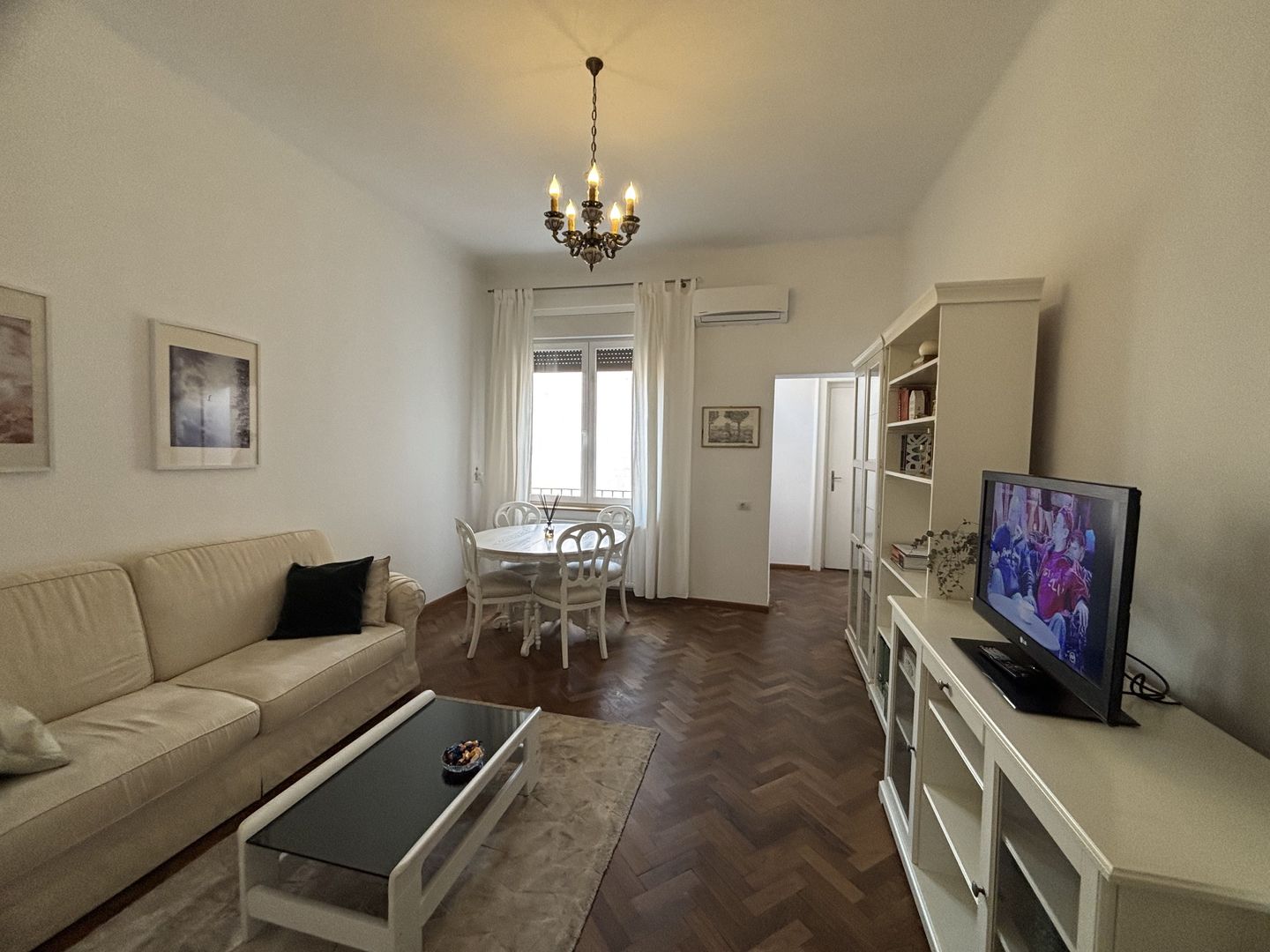 Apartament 2 camere la 5 minute de Piața Victoriei - Poză 1