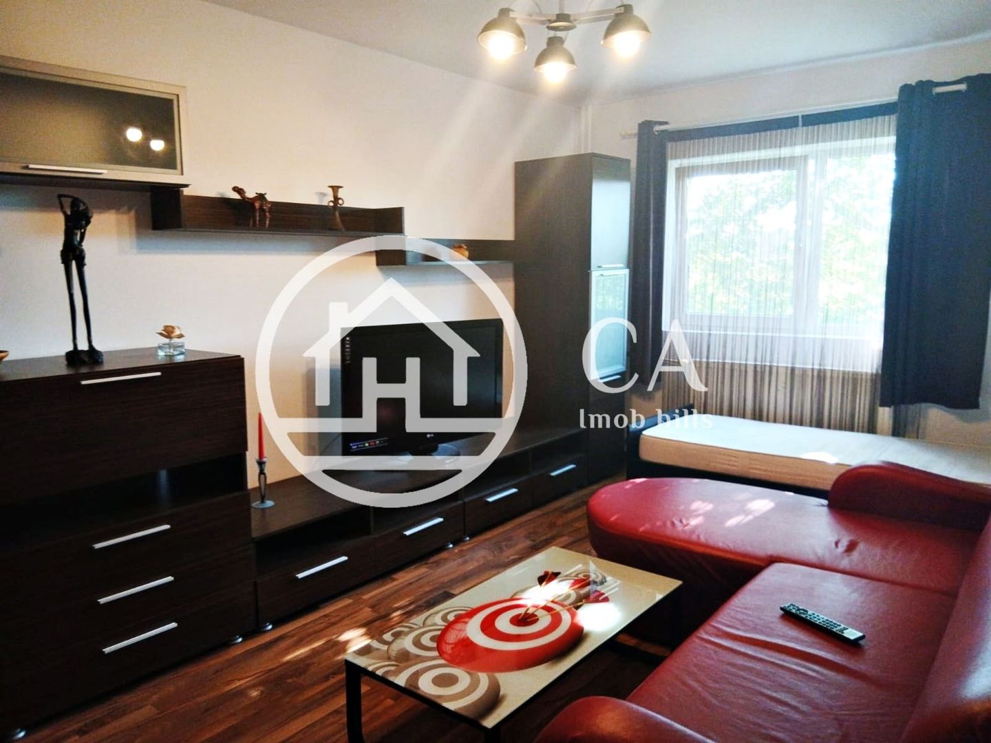 Apartament cu 3 camere de inchiriat in zona Nufarul, Oradea - Poză 1