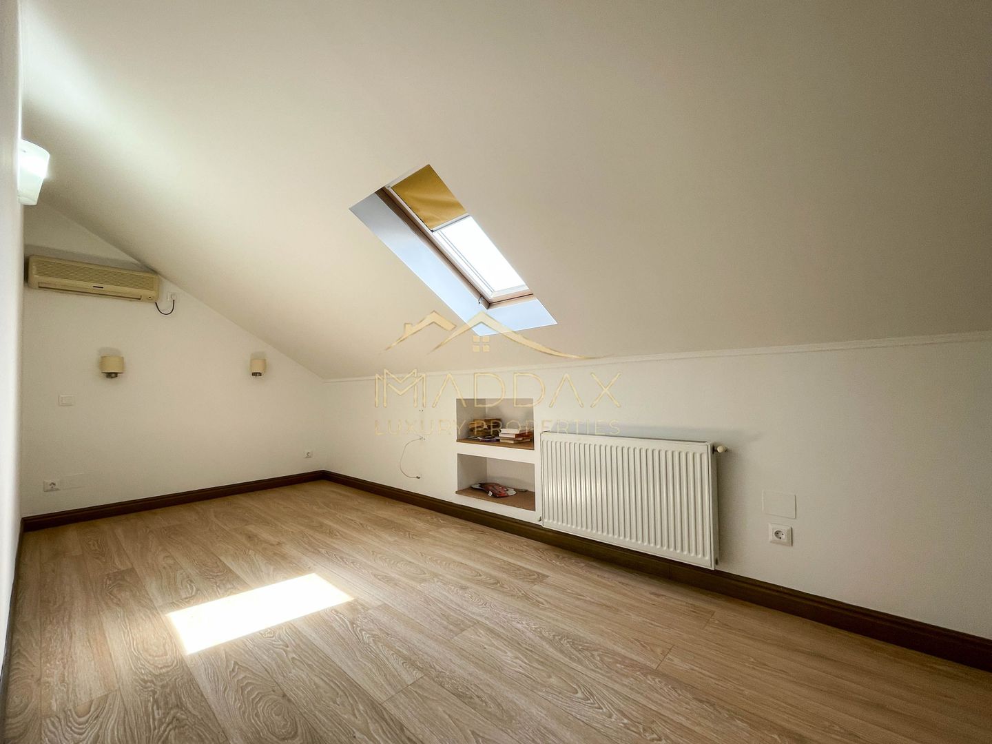 Amazing 6 Rooms Villa // Private Pool // 4 Parking Place / Erou Iancu Nicolae - Poză 47