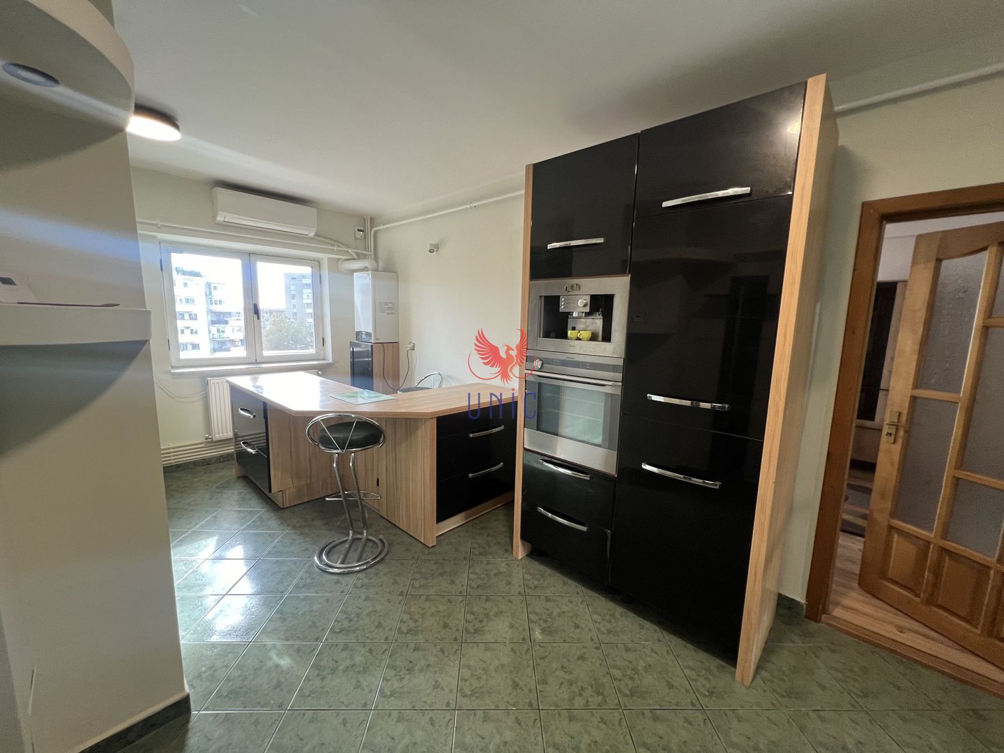 Apartament 3 camere Vis-A-Vis McDonalds - Poză 3