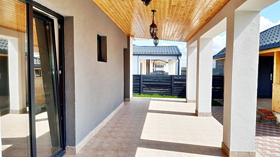 Casa noua in Cristian, libera, gata pentru a fi locuita. - Poză 22