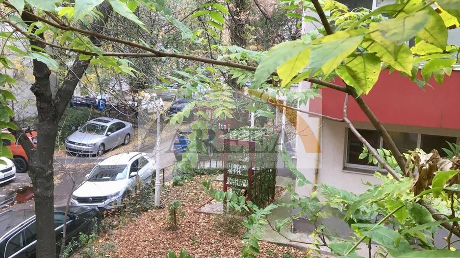 DE VÂNZARE- 2 camere decomandat - etajul 1/4 - Văcărești - Poză 17