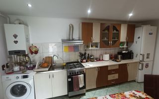Casă de vanzare cu 4 camere 107 mpu pivnita anexe curte gradina Sebes - Poză 5