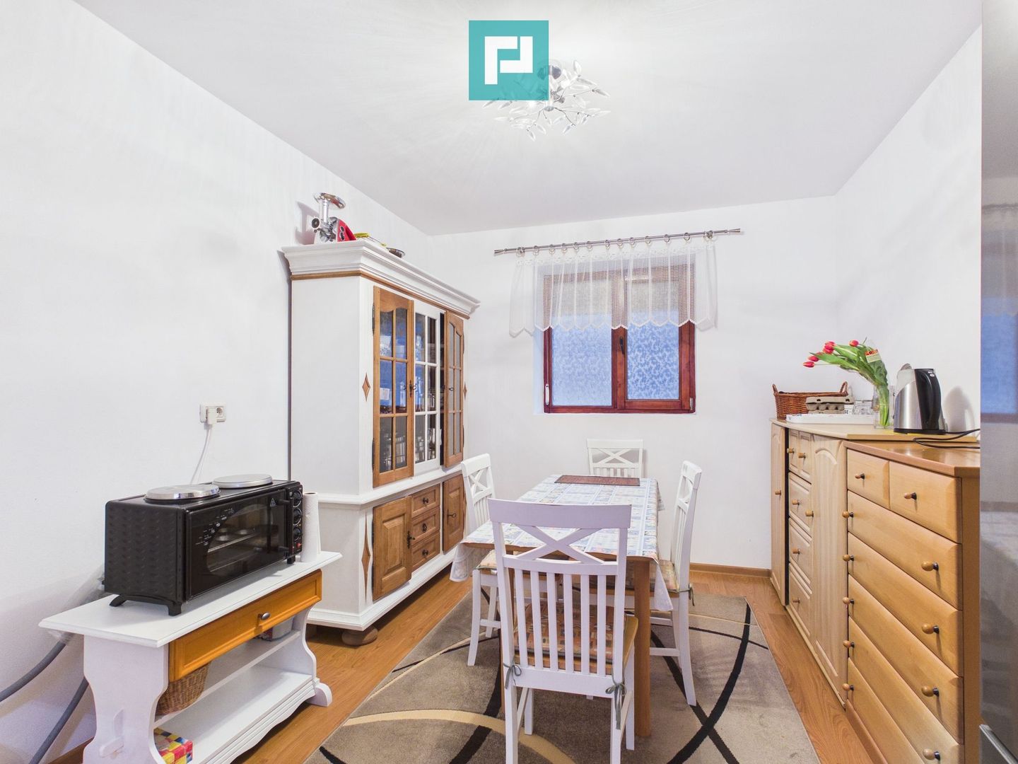 Casă 2 corpuri și 5 camere ultracentral în Curtici - Poză 5