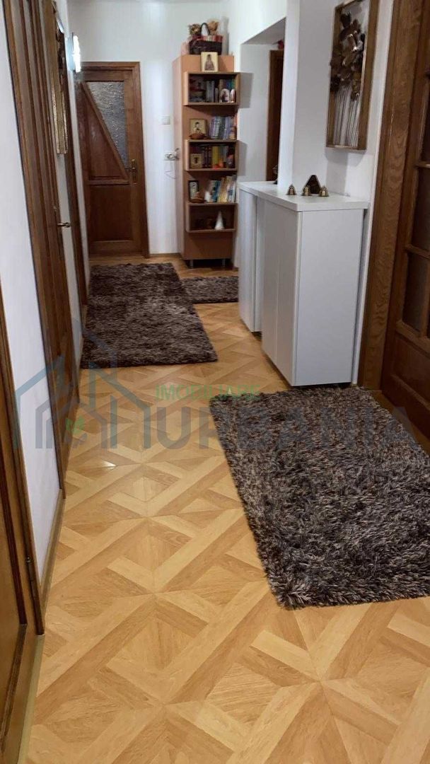 Apartament 4 camere de închiriat în Iași, 90 mp, etaj 2, decomandat - Poză 1