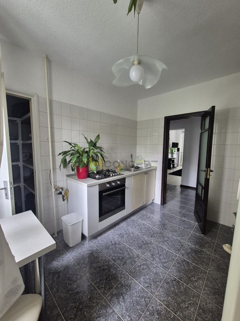 Inchiriere Apartament 3 camere disponibil imediat Bld Decebal - Poză 4