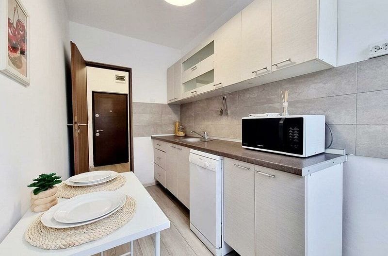 3 Cam Renovat Victoriei Iancu de Hunedoara Metrou Stradal Vedere Spate Lateral - Poză 9