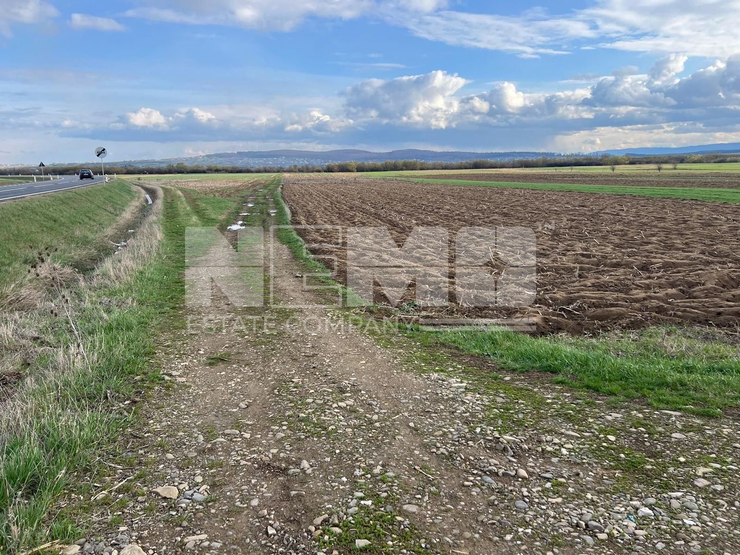 Teren Extralian | 50 de Ari | Horodnic de Sus - Poză 2