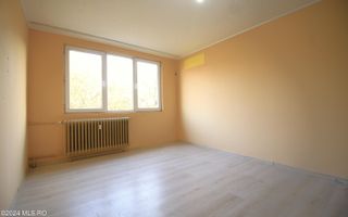 Piata Resita, decomandat, etaj 4/4, liber! - Poză 2