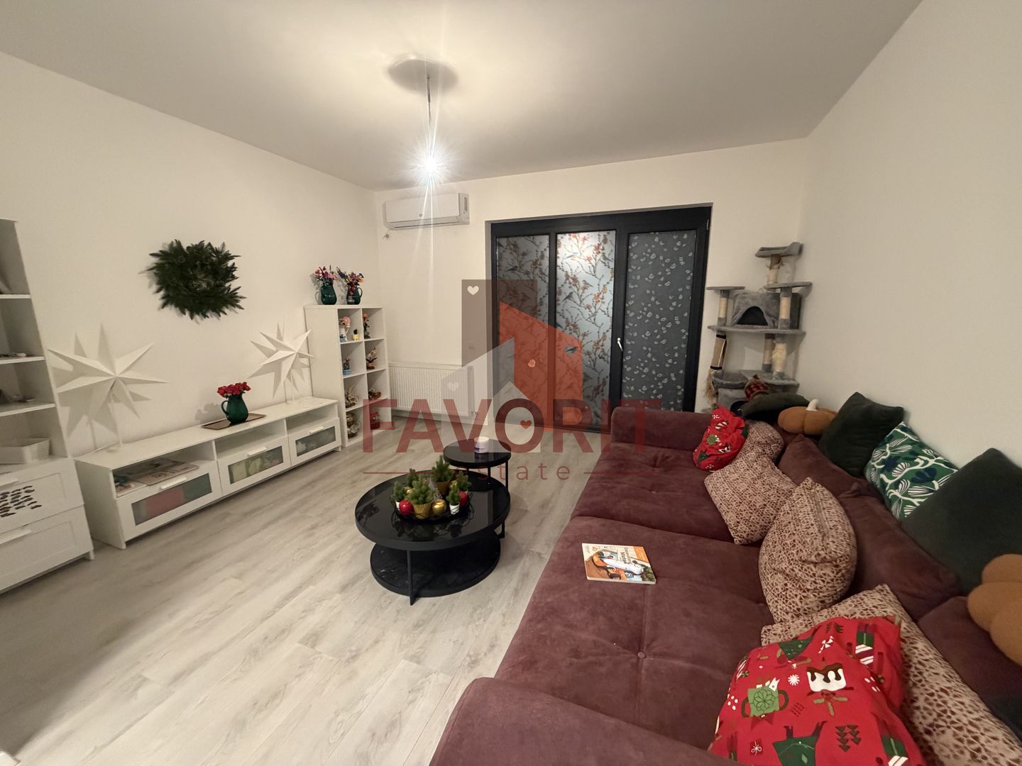 Decomandat. Cu gradina proprie. Mobilat si utilat - Poză 1