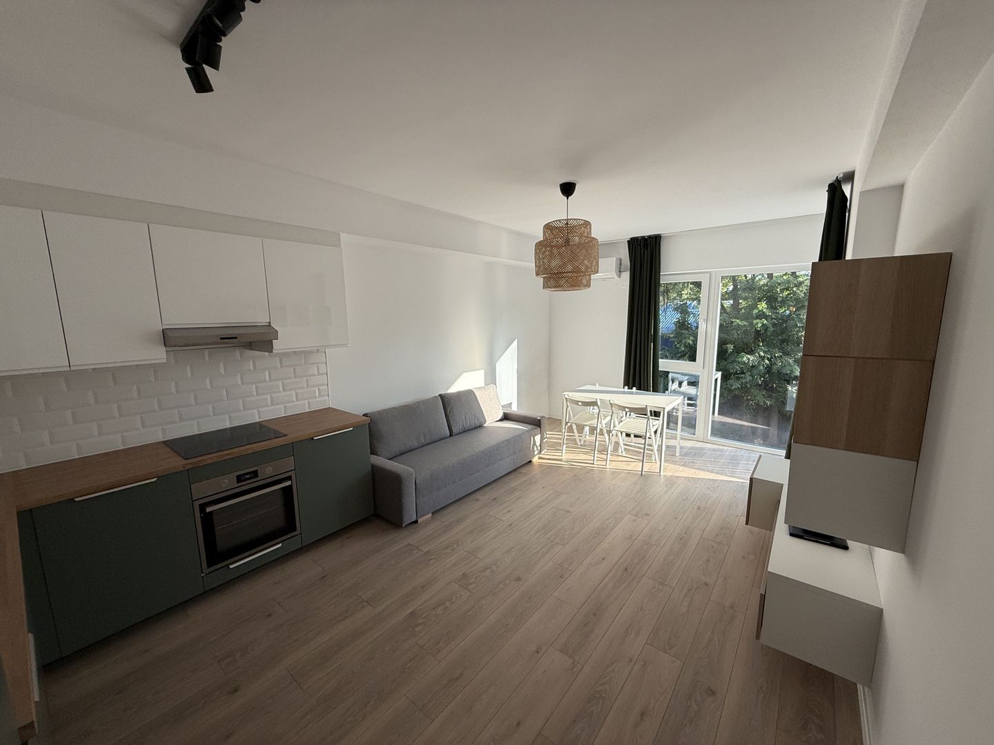 AP. 2 CAMERE- QUARTIER AZUGA, PARCARE SUBTERANA, CENTRALA, BLOC NOU - Poză 2
