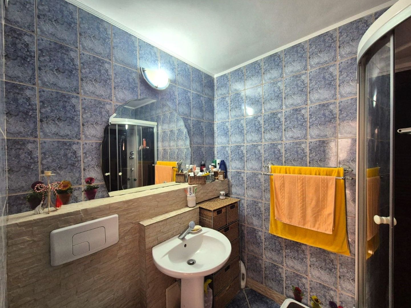 Ideal pentru un cuplu, apartament decomandat, însorit și foarte luminos. - Poză 13