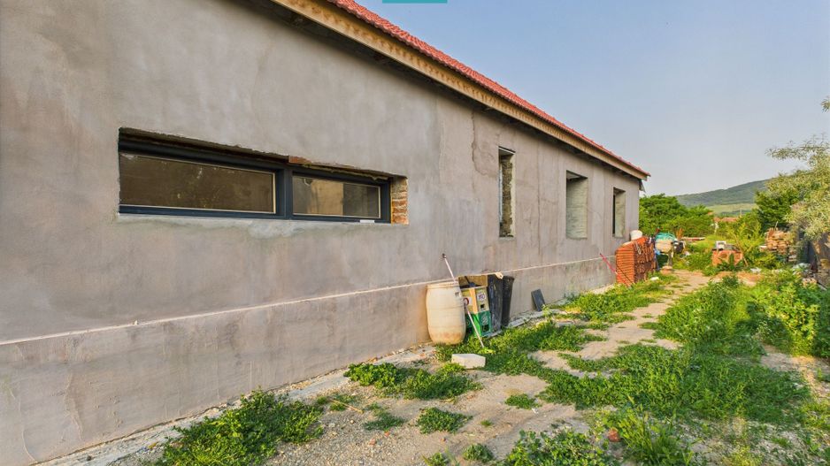 Casă cu 3 camere în Galșa, Arad, teren 1197 mp - Poză 1