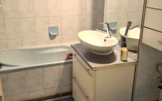 Apartament spațios, 2 camere decomandate, etaj 1, zona Piața Centrală - Poză 6