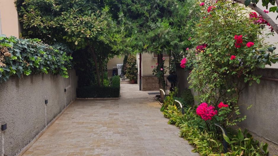 Vila frumoasa ,localizata central\ Unirii Square\Proprietar - Poză 4