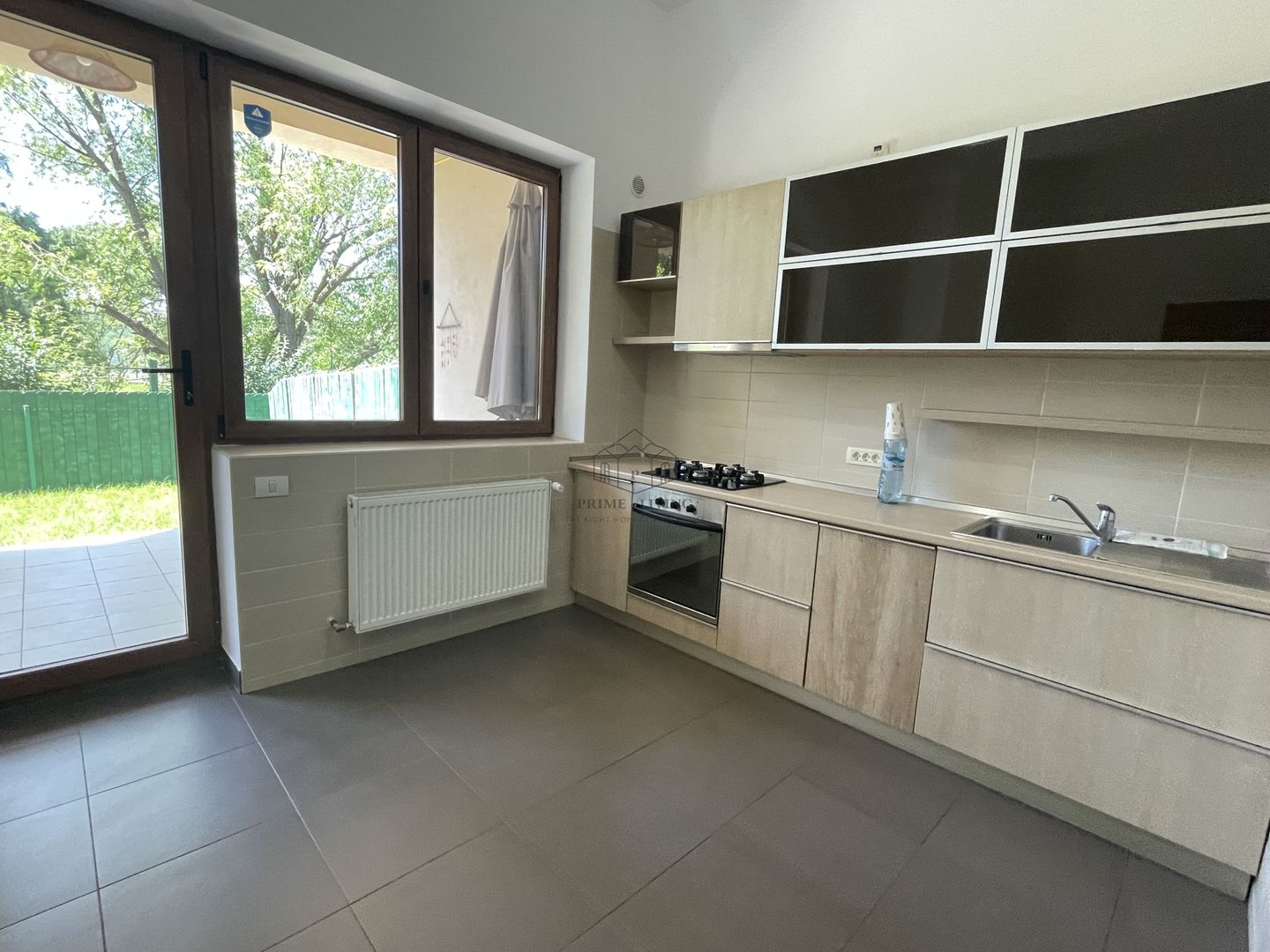 VILA CU 5 DORMITOARE IN COMPLEX REZIDENTIAL - Poză 4