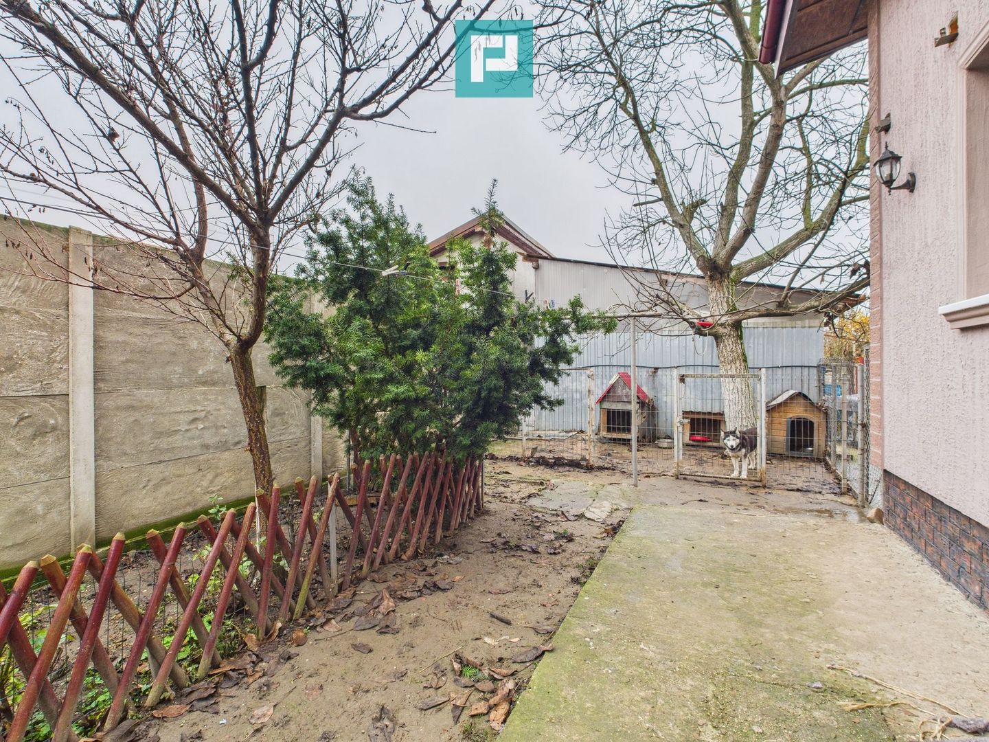 Două case pe un teren generos în Ghiroda - Poză 18