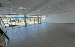 Spatiu comercial de inchiriat 240 mp in Bdul Timisoara. - Poză 2