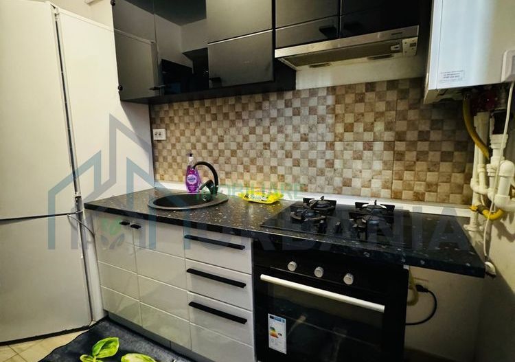 Apartament 1 cameră, zona Vișani, stradă principală, aproape de stație autobuz, magazine, grădiniță - Poză 7