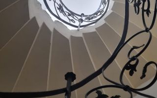 Imobil cu 8 camere, terasă de 60 mp, situat în centrul orașului - Poză 6