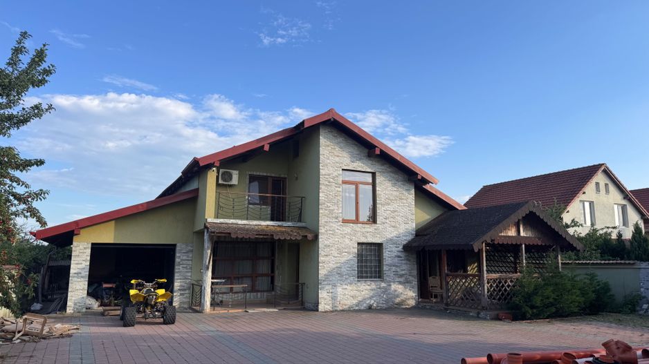 Casa Individuala Sanmihaiu Roman,P+M,5 Camere,2 Bai,Renovata Complet,Semicentral - Poză 2