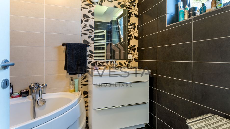 Casa insiruita intr-o zona linisitita! - Poză 11