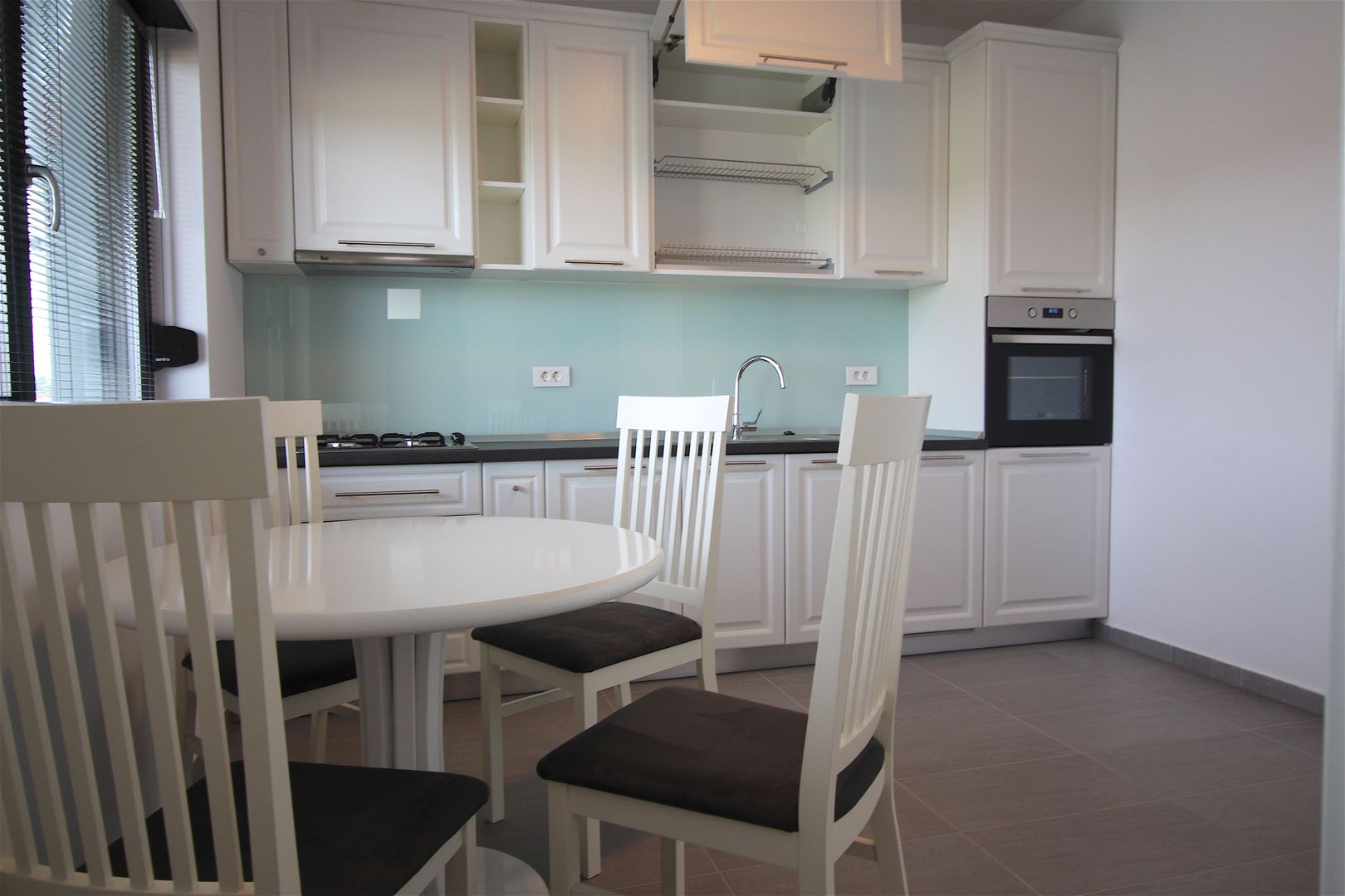 Apartament cu 3 camere de închiriat în zona Nord - Poză 12