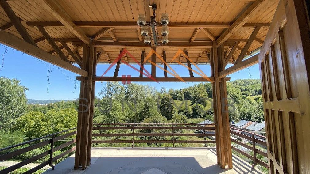 Vila de vanzare, teren 3100 mp, 7 camere, 6 grupuri sanitare, 3 CT, an 1997 - Poză 40