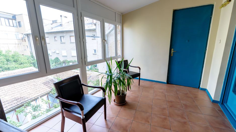 Apartament cu 4 camere, lângă Tribunalul Arad - Poză 1