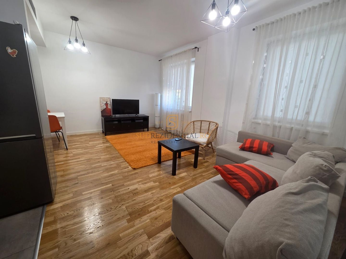 Apartament cochet cu terasa generoasa, 2 camere, in zona Parcul Carol - Poză 2