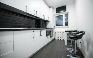 Ap 3 cam, D,74,36 mp, et.2 - Copou – mobilat si utilat 250,000 € - Poză 12