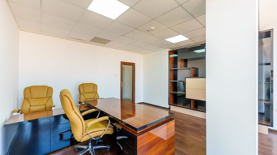 Cladire de birouri de inchiriat – 1032 mp - Poză 11