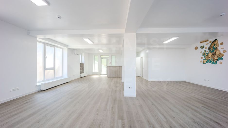 Vânzare spațiu comercial  Centru de 451,6 mp, amplasat pe teren privat - Poză 13