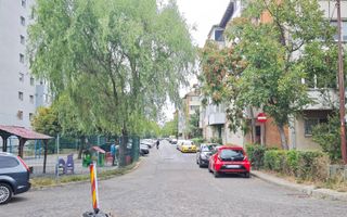 Apartament mare, decomandat, bucatarie separata. PET FRIENDLY. - Poză 8