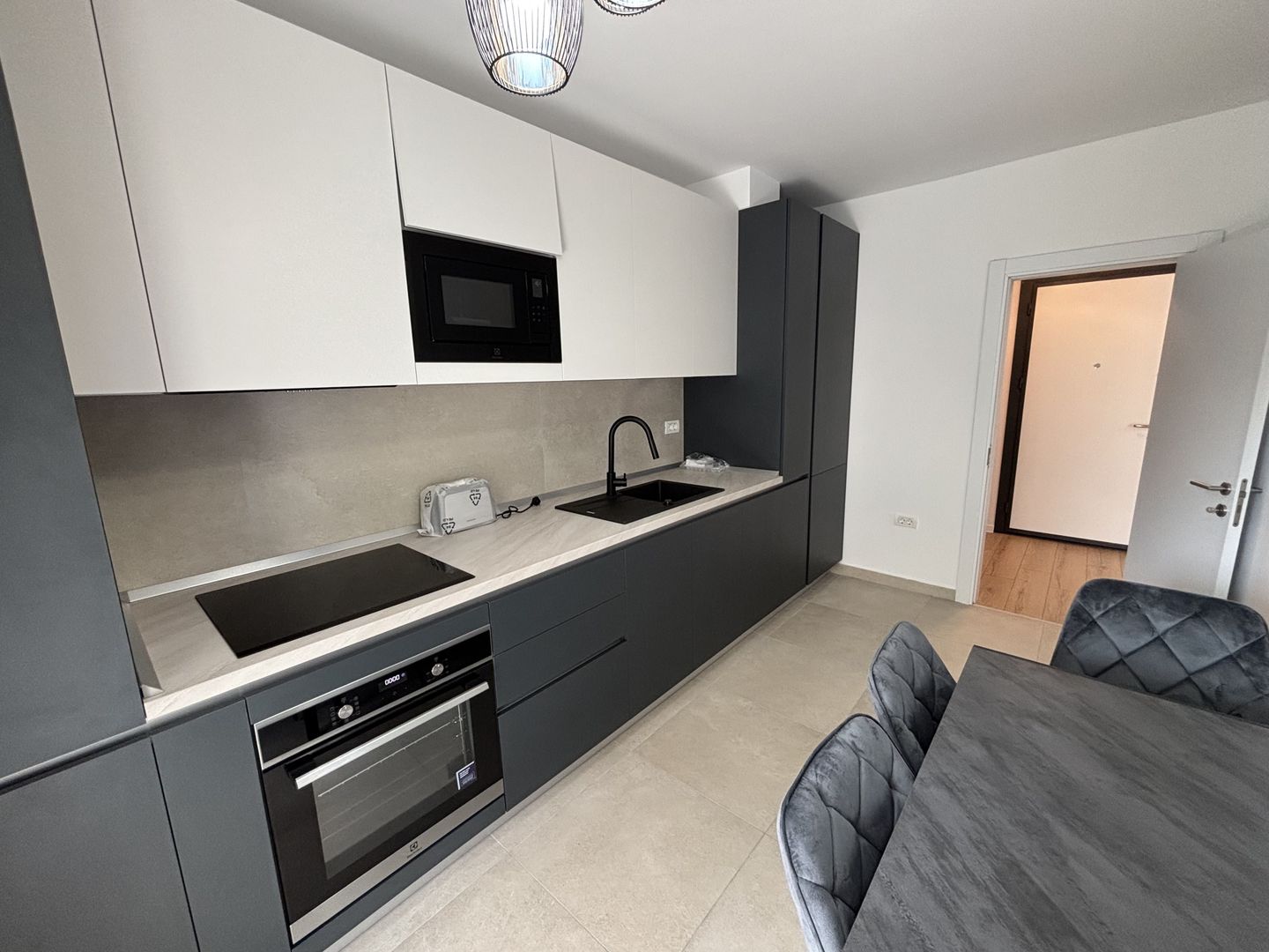 Apartament 3 Camere Decomandat | Terasă 23 mp cu Vedere la Lac + Parcare - Poză 5