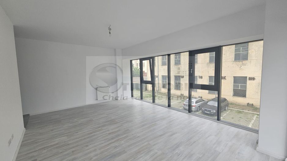 INTABULAT! MUTARE IMEDIATA! Apartament cu 2 camere decomandat Central - Poză 1