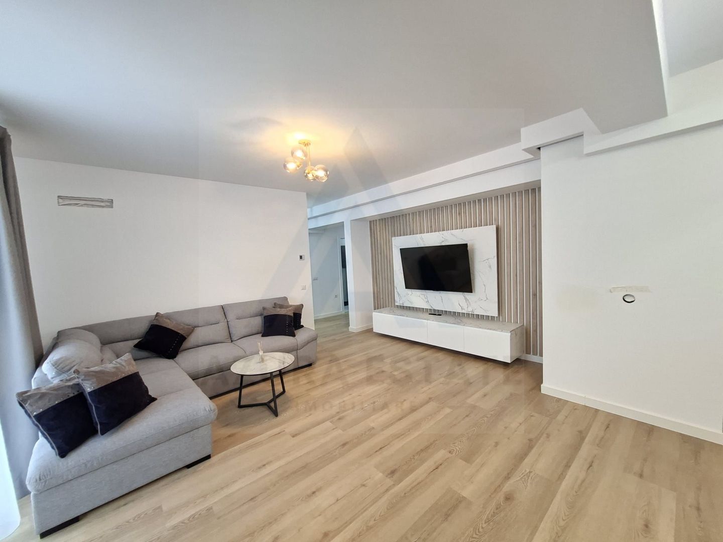 Apartament premium 3 camere 2 bai etaj 2 prima inchiriere in Evolution - Poză 2