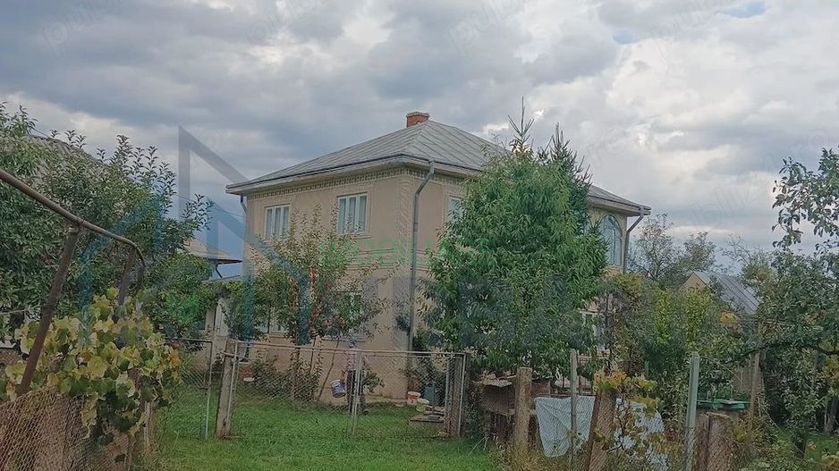Casă de vânzare cu teren de 1450 mp în Lunca, Pașcani, lângă școală - Poză 4