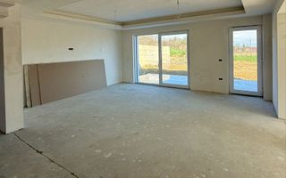 Vilă nouă în Barnova, 216 mp utili, 4 dormitoare, 4 băi, garaj, teren 700 mp - Poză 3