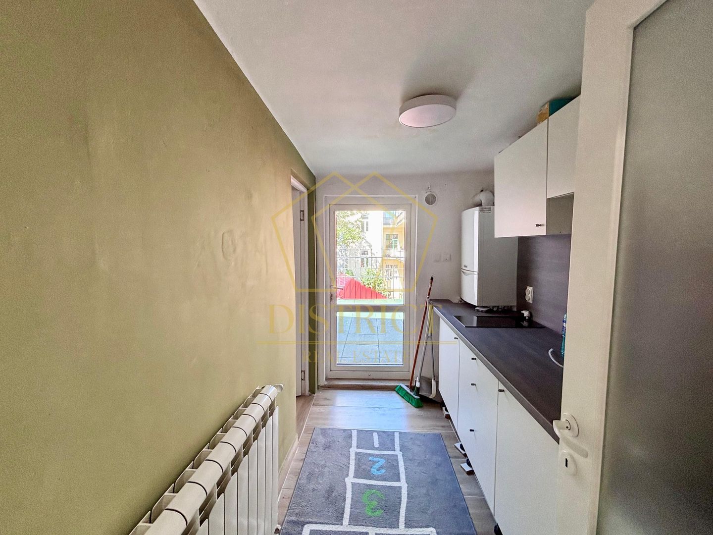 Apartament cu 3 camere pretabil firme, birouri | Traian - Poză 4