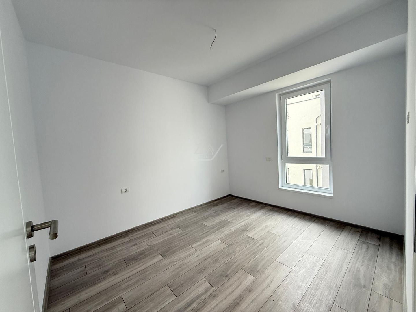 Comision 0! 3 camere.  Etaj 1. Asfalt. - Poză 7