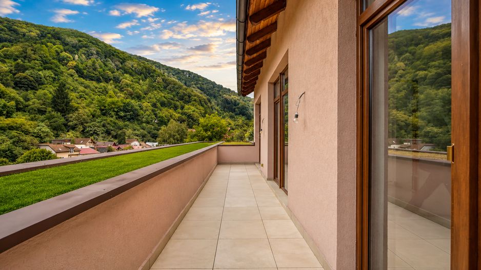 PENTHOUSE IN SCHEI | BRASOVUL LA PICIOARE | 189 MP DE TERASE - Poză 6