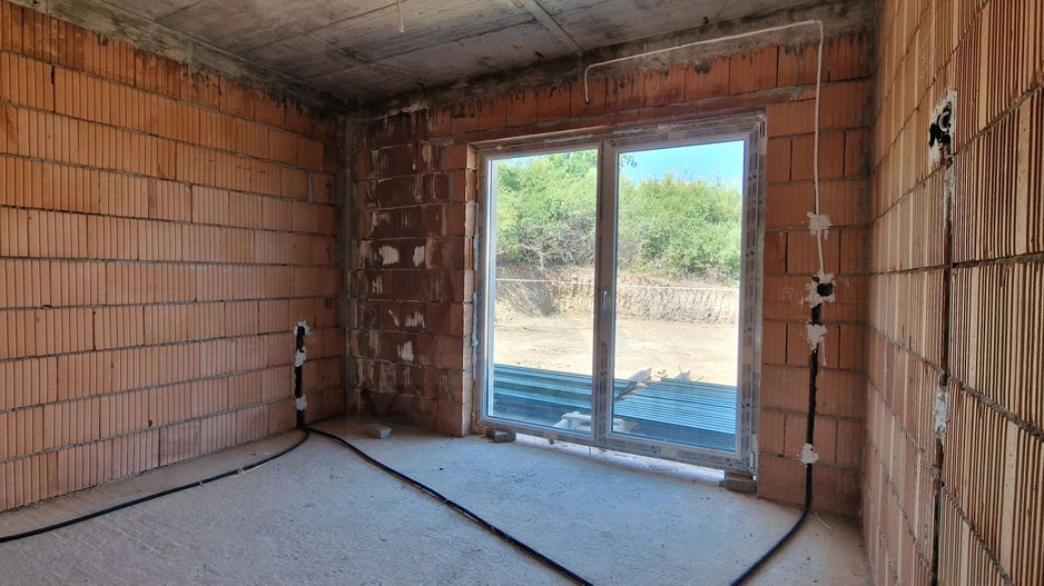 Casa individuala 5 camere teren 504 mp interior alb carport Selimbar - Poză 7