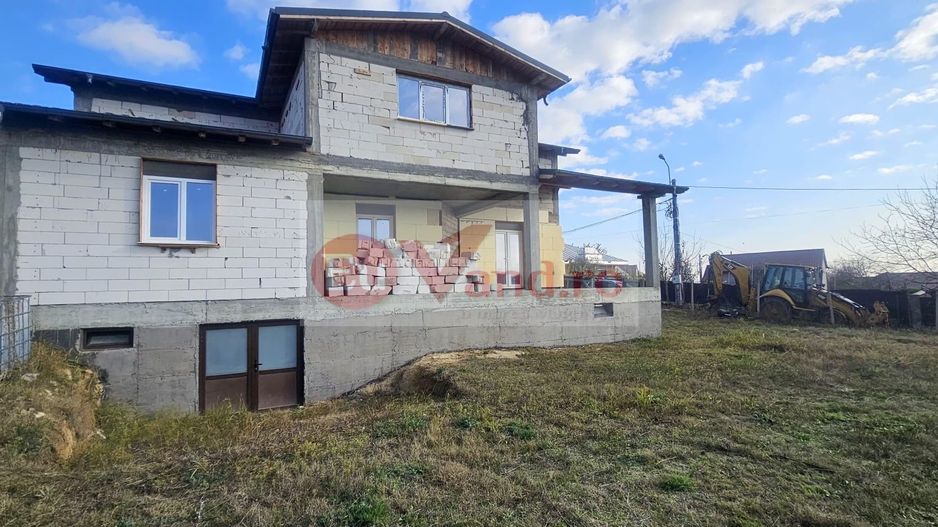 Casa la rosu Bariera Traian, teren 896 mp, COMISION 0% - Poză 3
