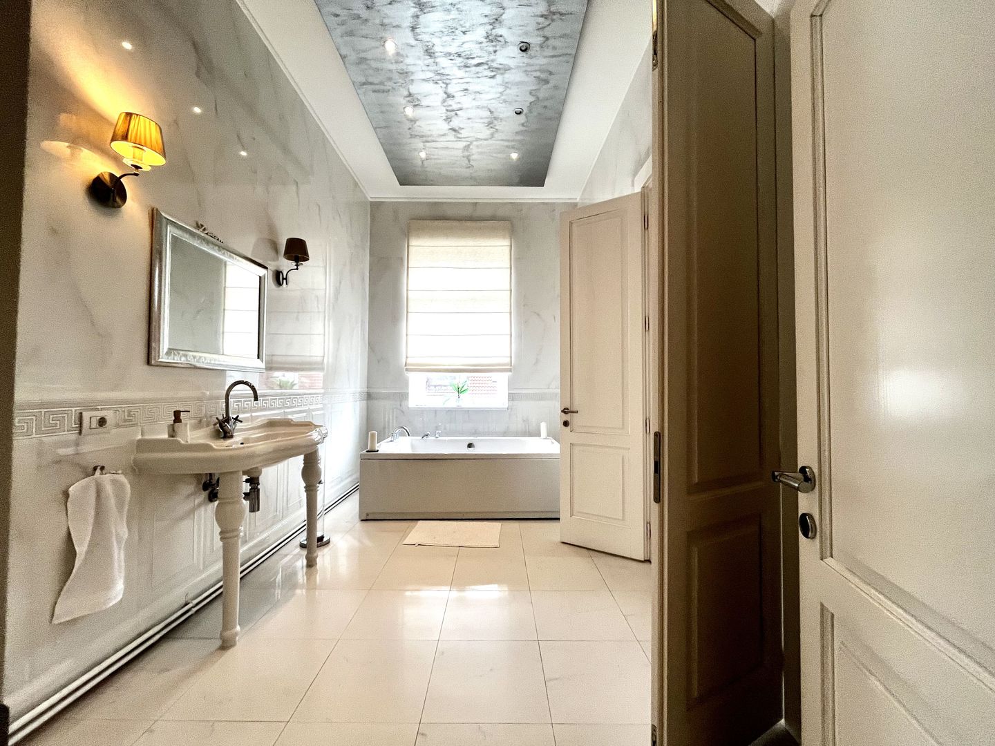 Apartament 3 camere, elegant si spațios, lângă parc, zona Centrala - Poză 13