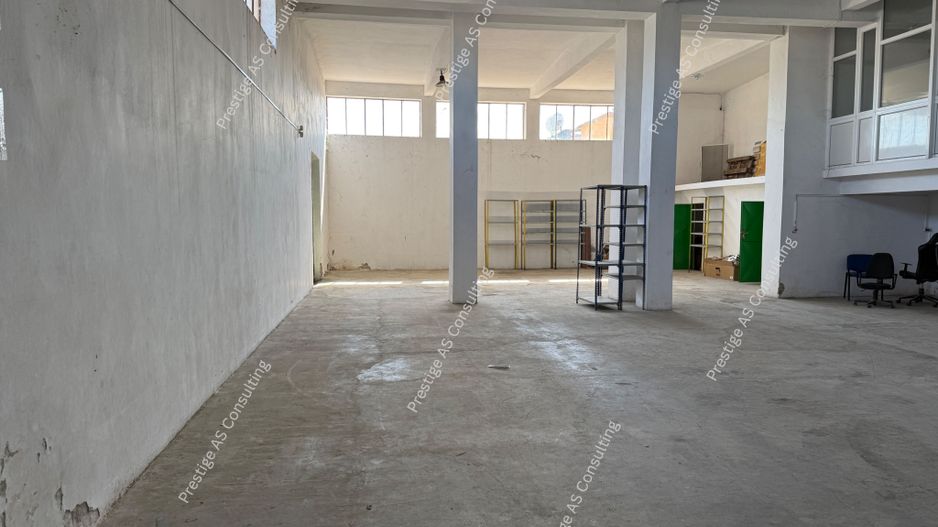 Hala 300 mp | Birouri + Vestiar | Acces auto | 3 intrari | Zona Lipovei - Poză 4